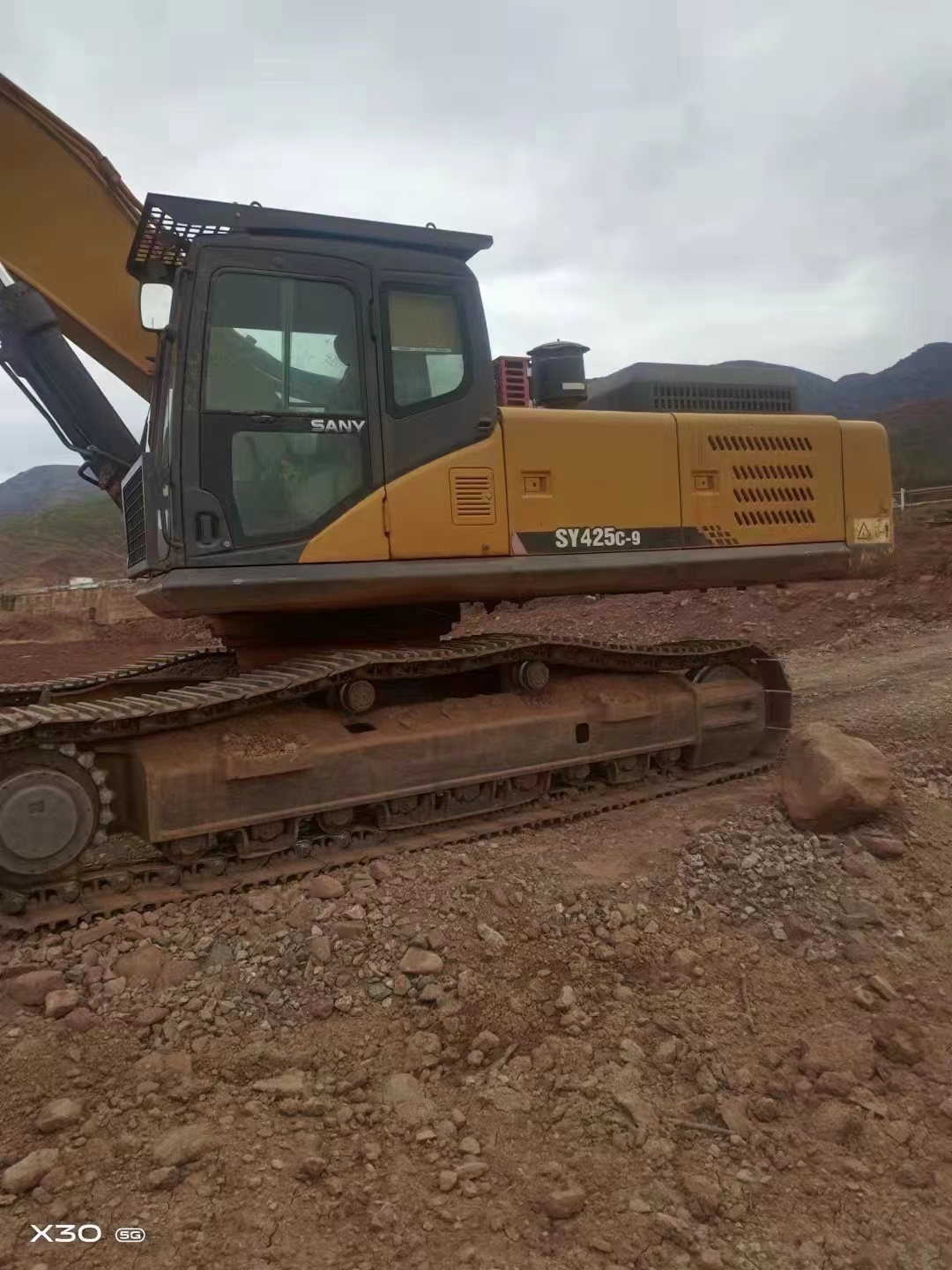 Crawler Excavator SY425C Bekas