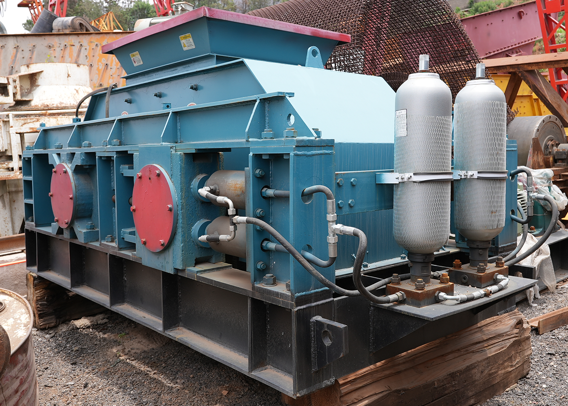 Roll Crusher Bekas untuk Pembuatan Pasir/Pengolahan Mineral/Semen 