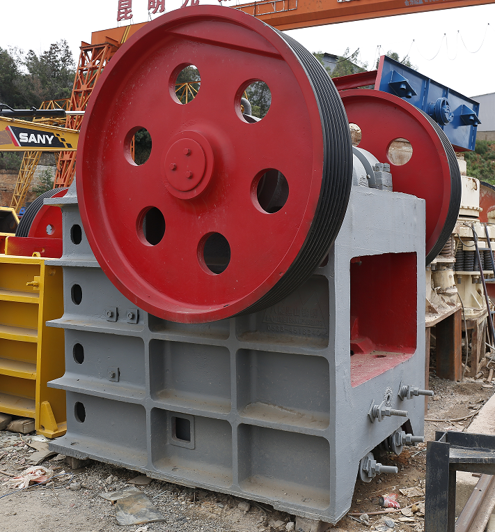 Stone Crusher Jaw Crusher EP250*400 Bekas untuk Penambangan / Konstruksi