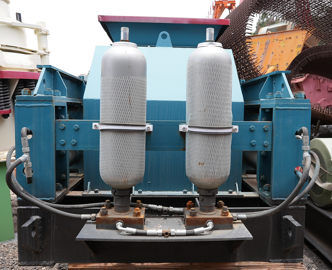 Roll Crusher Bekas untuk Pembuatan Pasir/Pengolahan Mineral/Semen 