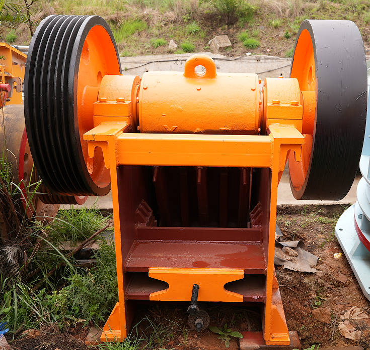 Jaw Crusher Stone Crusher PE750 * 1060 Penghancur Kasar Bekas untuk Mesin Pertambangan / Konstruksi