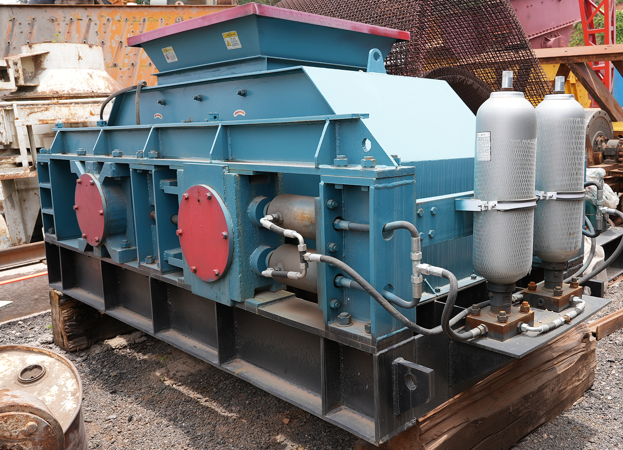 Roll Crusher Bekas untuk Pembuatan Pasir/Pengolahan Mineral/Semen 