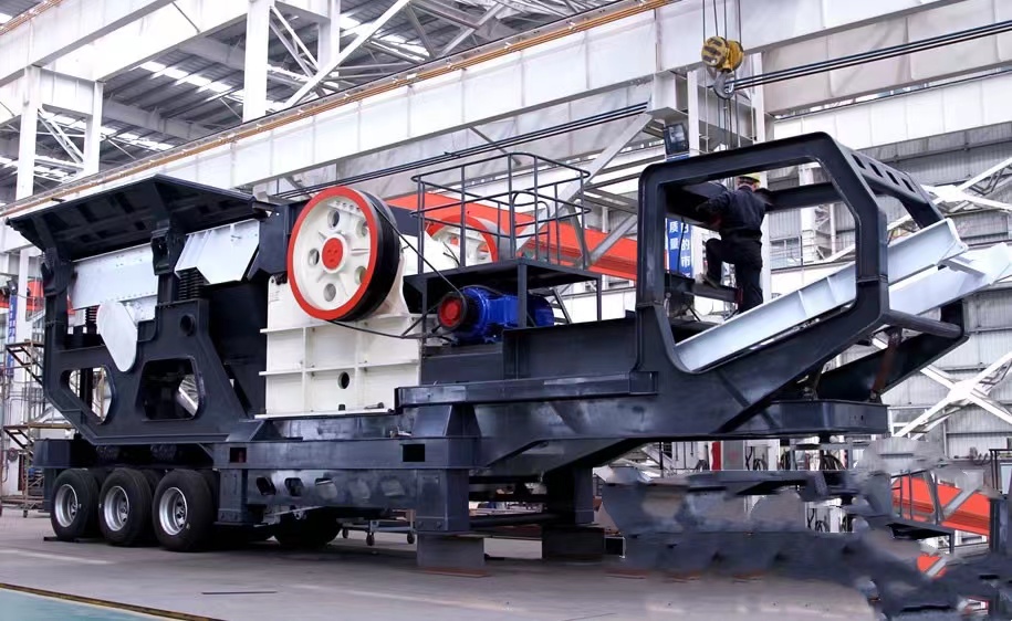 Digunakan Second Hand Jaw Crusher Jawbreaker Tire Type Mobile Crushing Plant