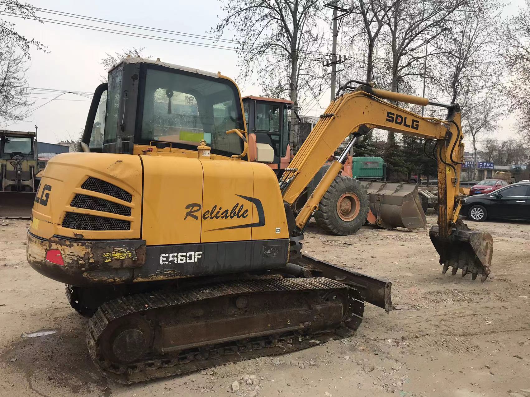 Ekskavator Backhoe Crawler E660F Bekas dengan Mesin Yanmar untuk Konstruksi/Pertambangan